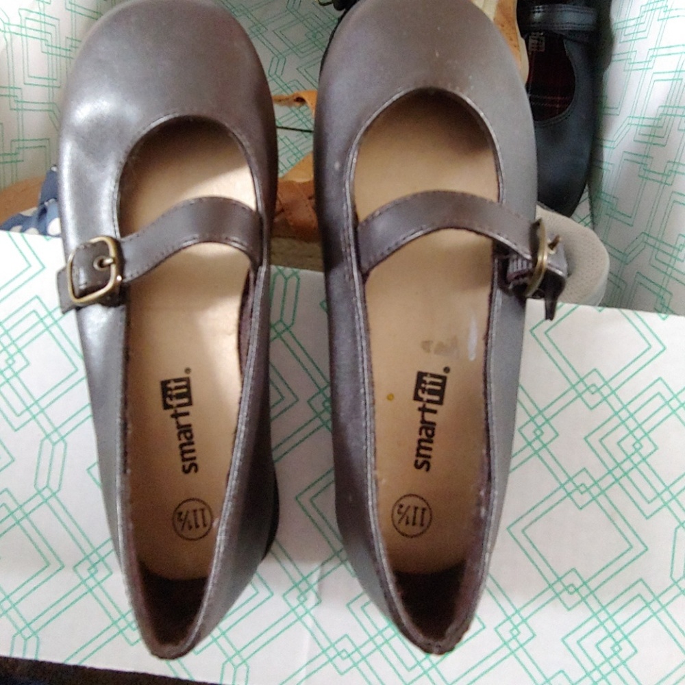 Shoes girls size 11 1/2